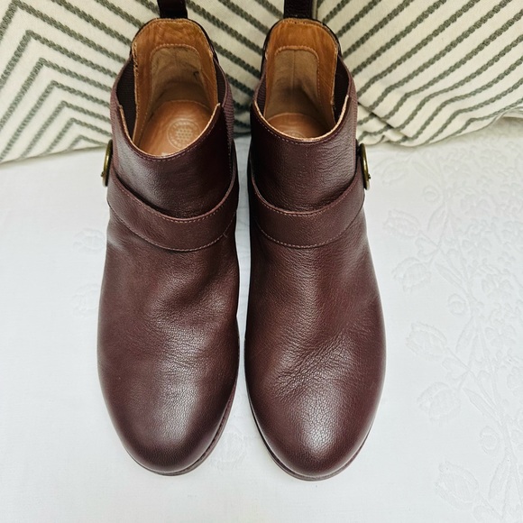 Fitflop Bria Buckle Ankle Boot, Size 9 - Picture 10 of 12